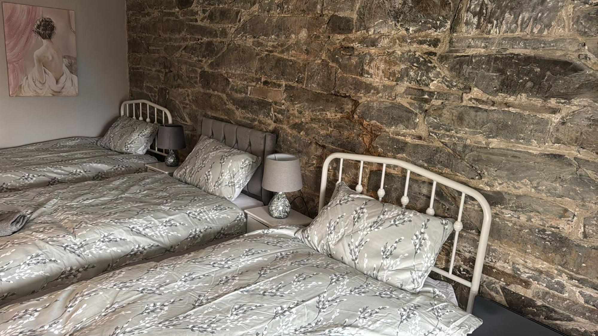 The Eagles Inn Rhayader Buitenkant foto
